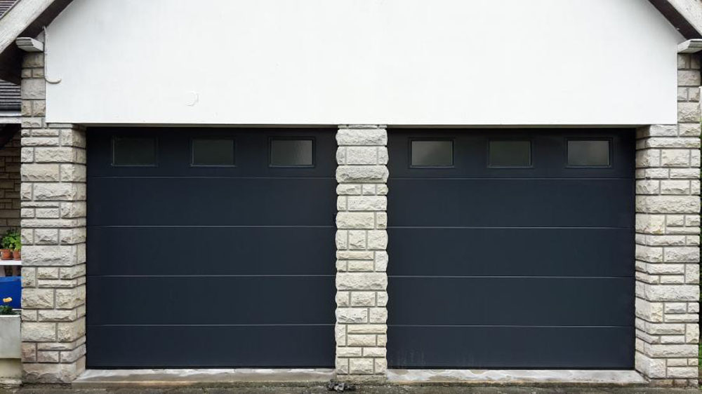 Portes de garage ALU - Menuiserie Roux Alain